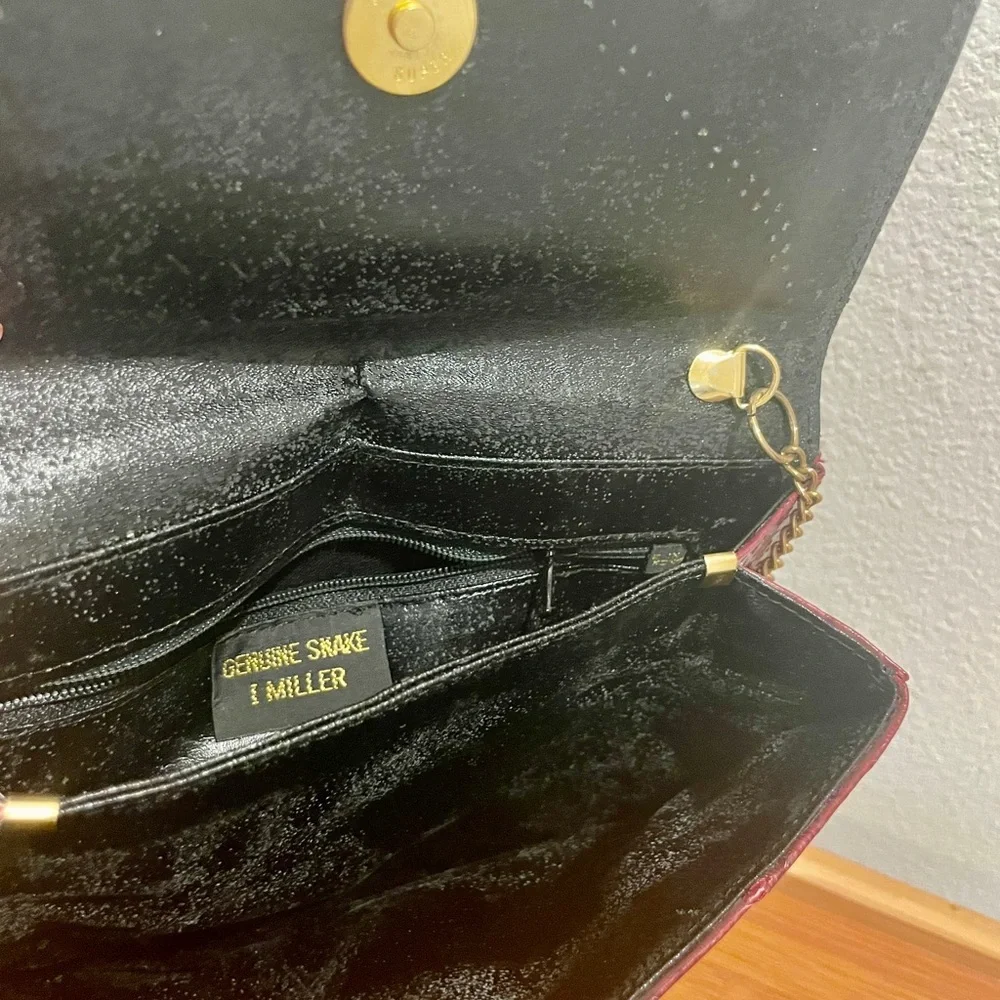 VTG 70’s Genuine Snakeskin Clutch Shoulder Bag Red Gold chain strap Flap LUXURY - Picture 13 of 15